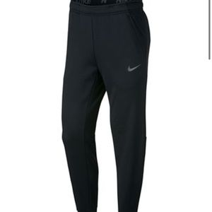 Nike therma fit joggers